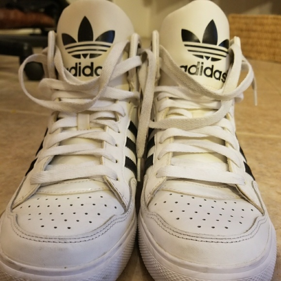 Adidas - Picture 3 of 4